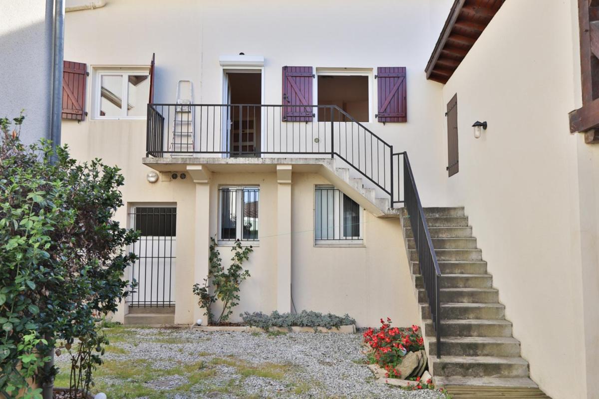 Appartement 1 A 9 Personnes Hagetmau Coeur De Ville Luaran gambar